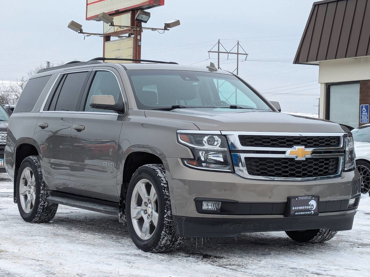 Used 2017 Chevrolet Tahoe LT image 5