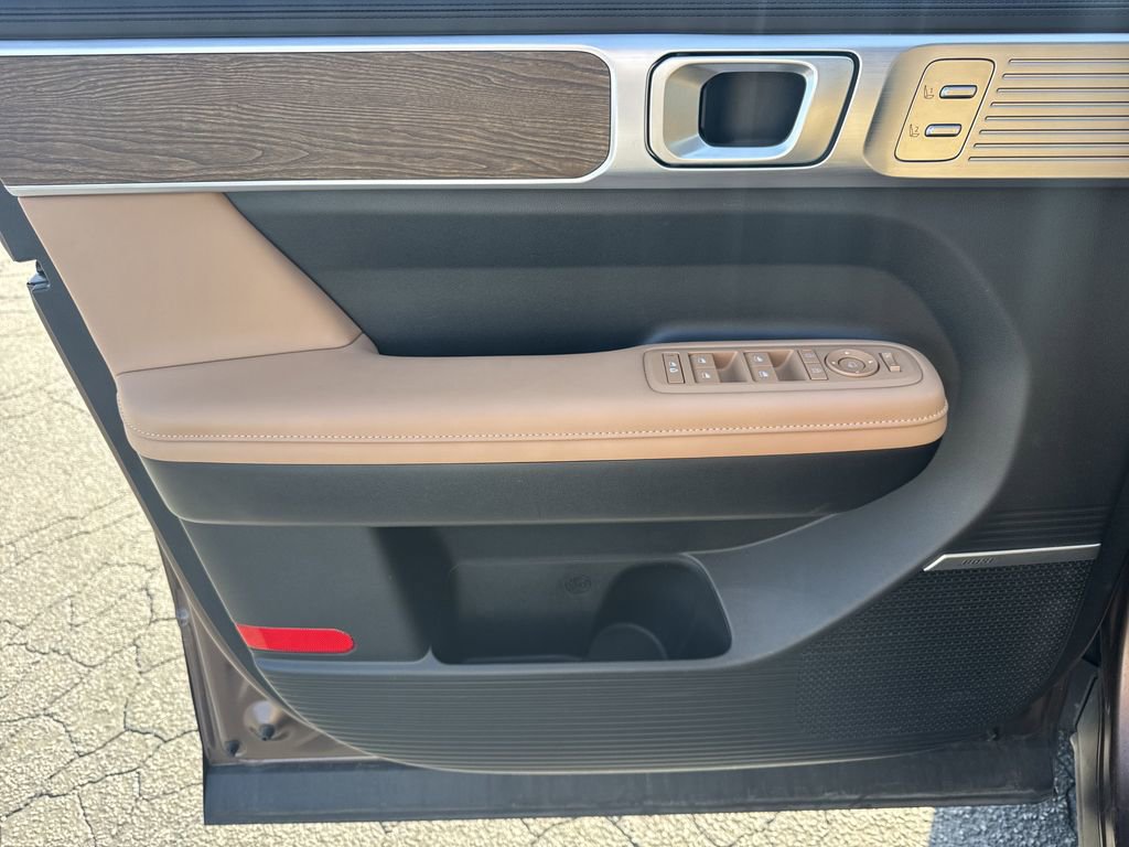 Used 2025 Hyundai Santa Fe Limited image 10