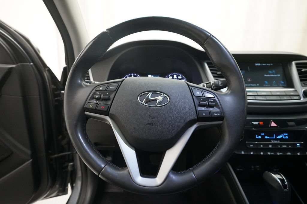 Used 2018 Hyundai Tucson Limited w/ Ultimate Package 02 AWD/4WD image 4