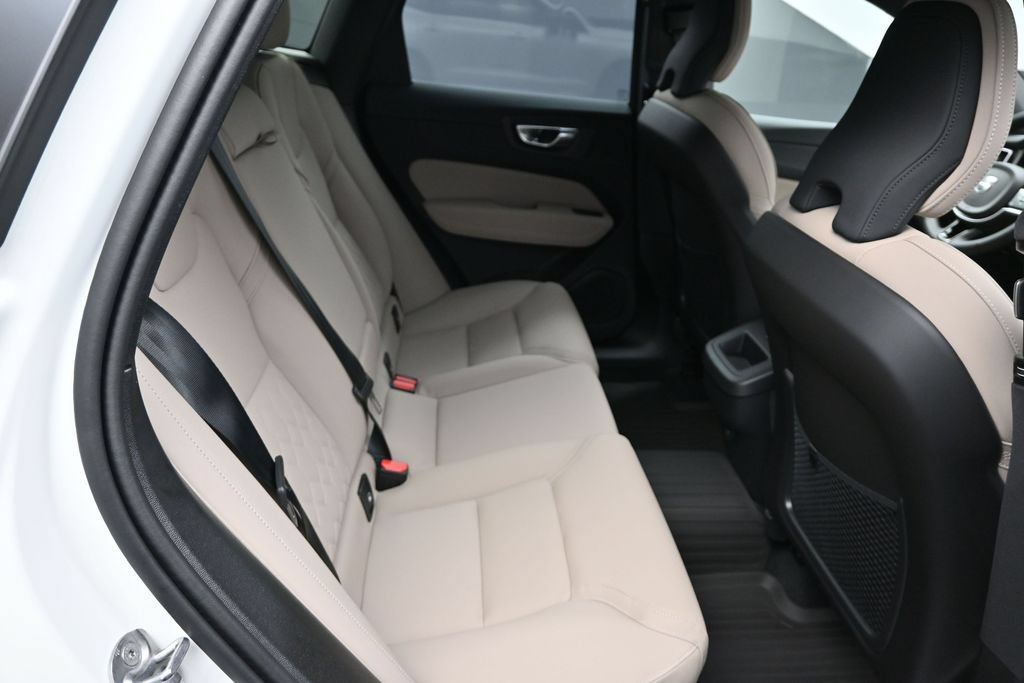 New 2026 Volvo XC60 B5 Plus w/ Protection Package Premier AWD/4WD image 18