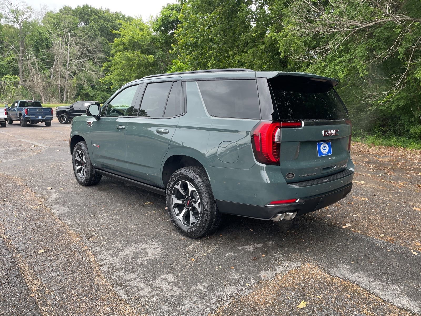 New 2026 GMC Yukon AT4 w/ AT4 Premium Package AWD/4WD image 4