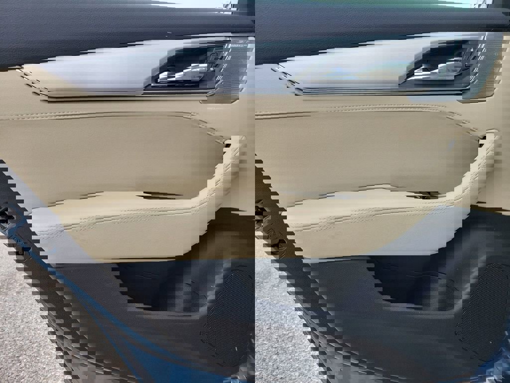 Certified 2023 Cadillac CT5 Luxury w/ Sun And Sound Package image 9