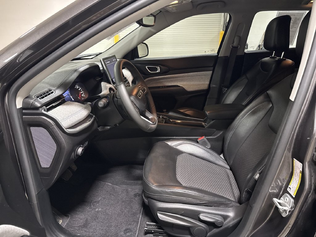 Used 2022 Jeep Compass Latitude AWD/4WD image 19