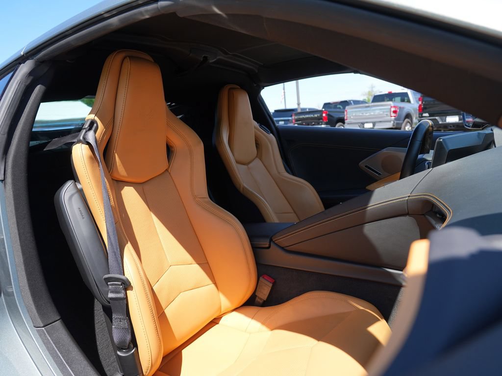 Used 2022 Chevrolet Corvette Stingray Preferred Cpe w/ Z51 Performance Package RWD image 14