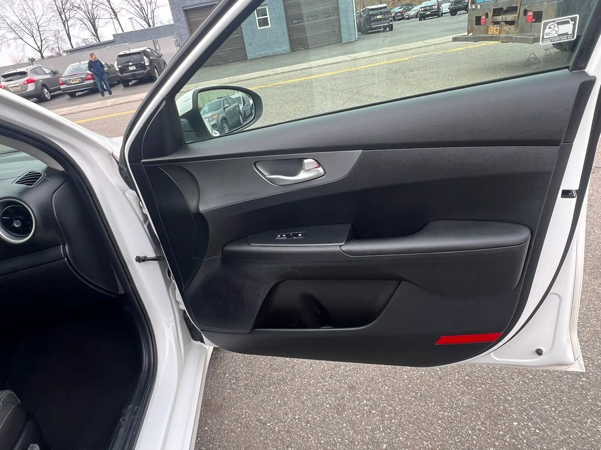 Used 2019 Kia Forte LXS FWD image 29
