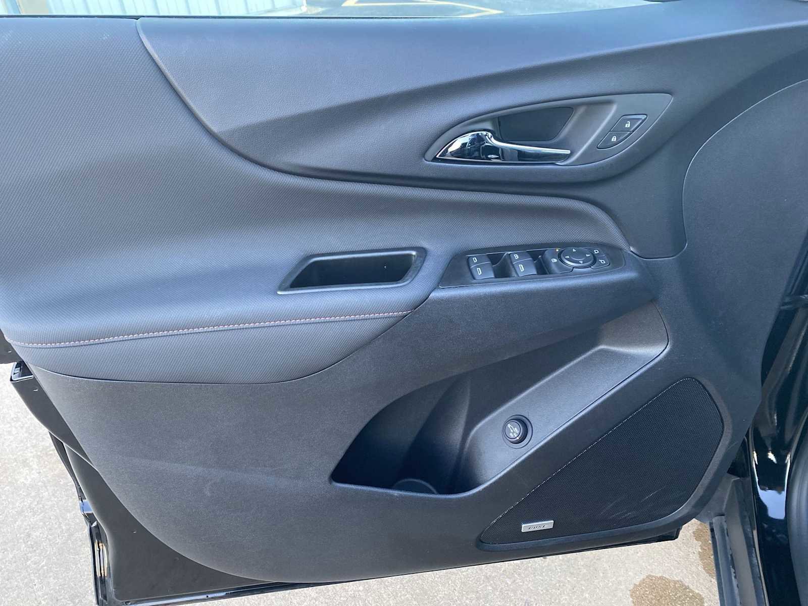 Used 2024 Chevrolet Equinox RS w/ RS Leather Package image 29