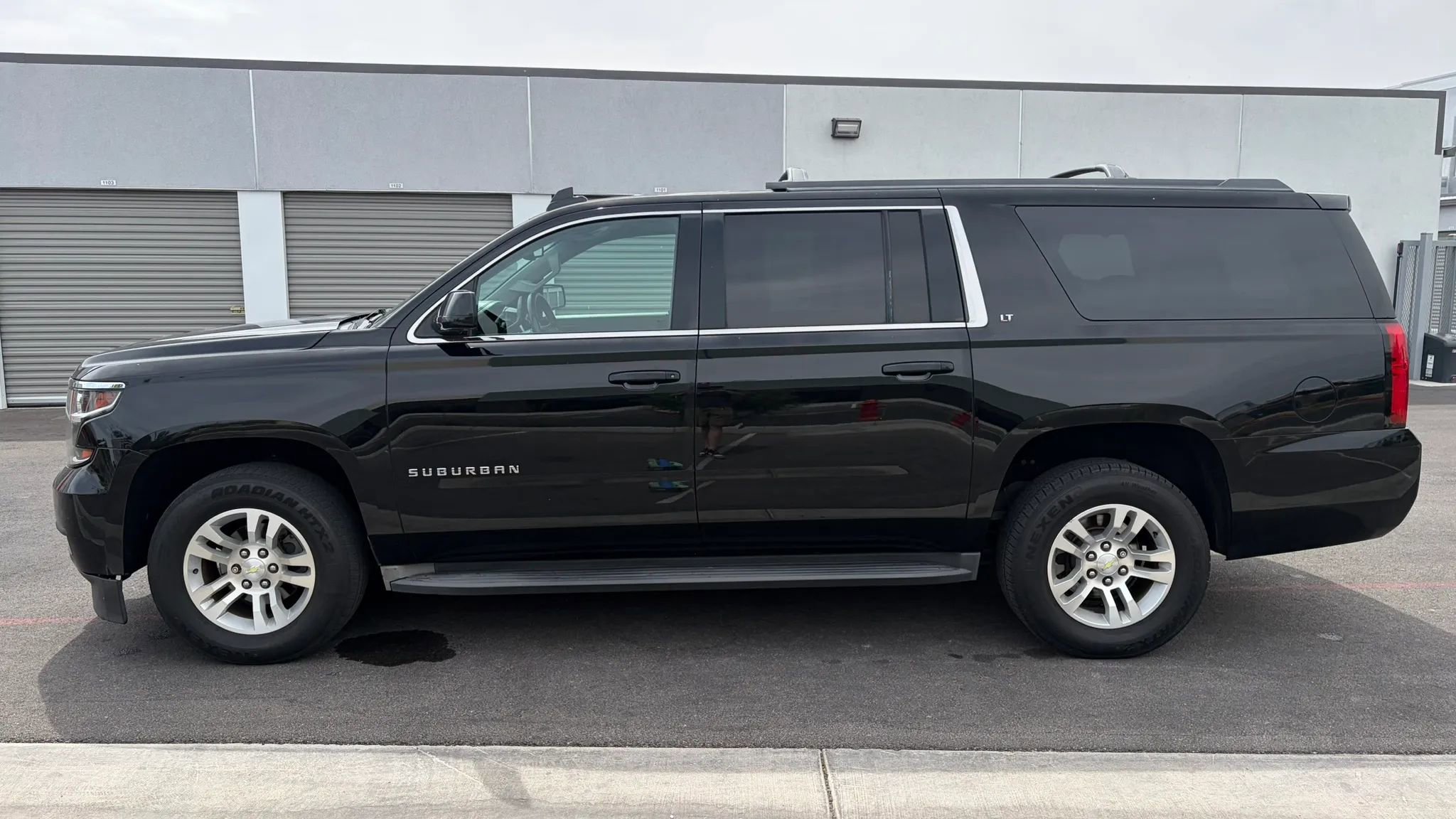 Used 2015 Chevrolet Suburban LT w/ Max Trailering Package RWD image 2