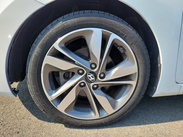 Used 2014 Hyundai Elantra Limited w/ Option Group 03 FWD image 9