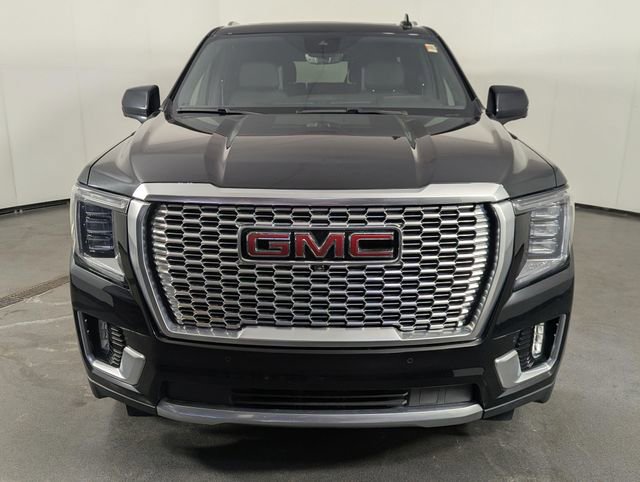 Used 2023 GMC Yukon Denali w/ Denali Reserve Package image 3