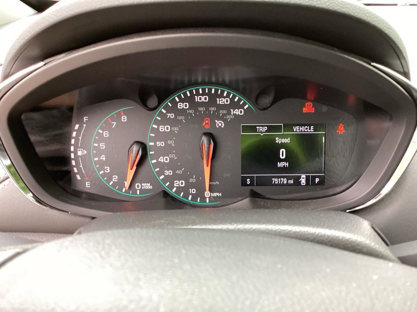 Used 2022 Chevrolet Trax LT w/ Redline Edition AWD/4WD image 7