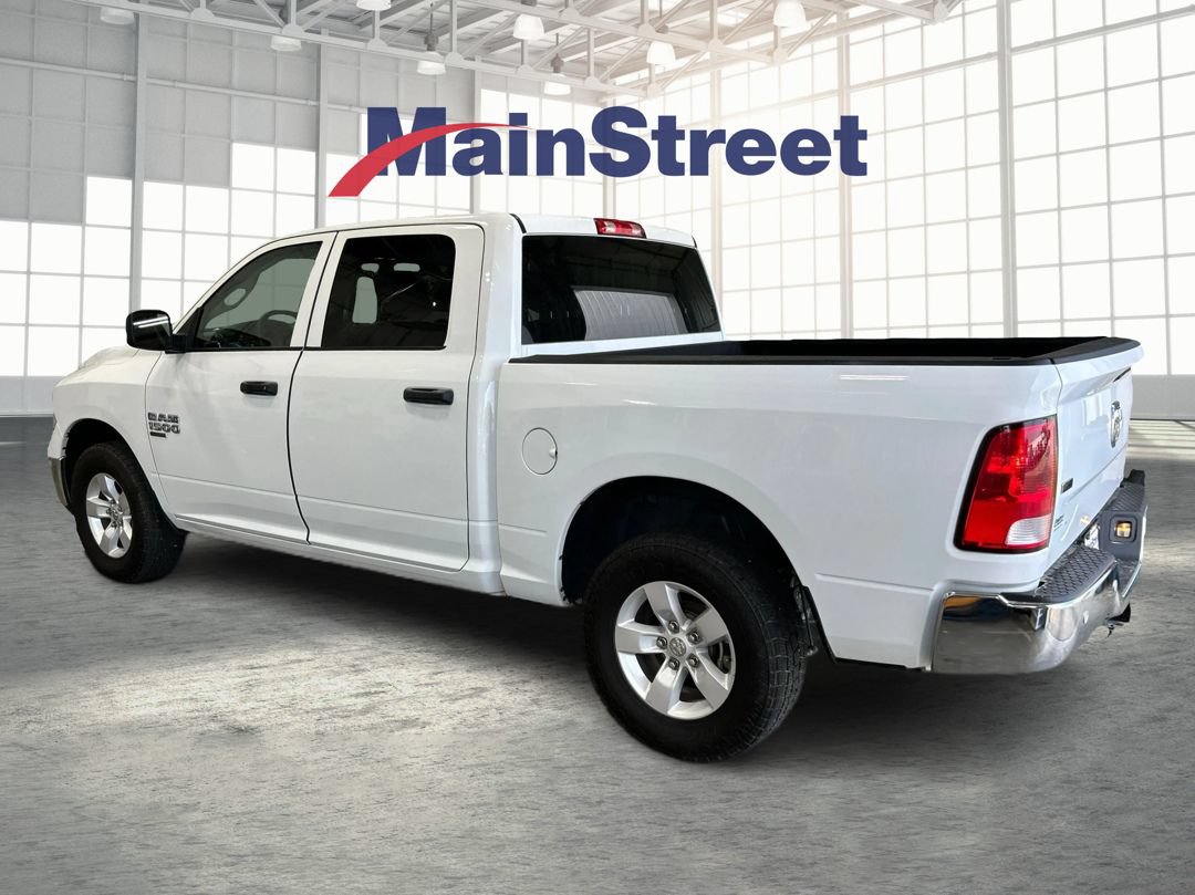 Used 2022 RAM 1500 Classic SLT w/ Electronics Group AWD/4WD image 3