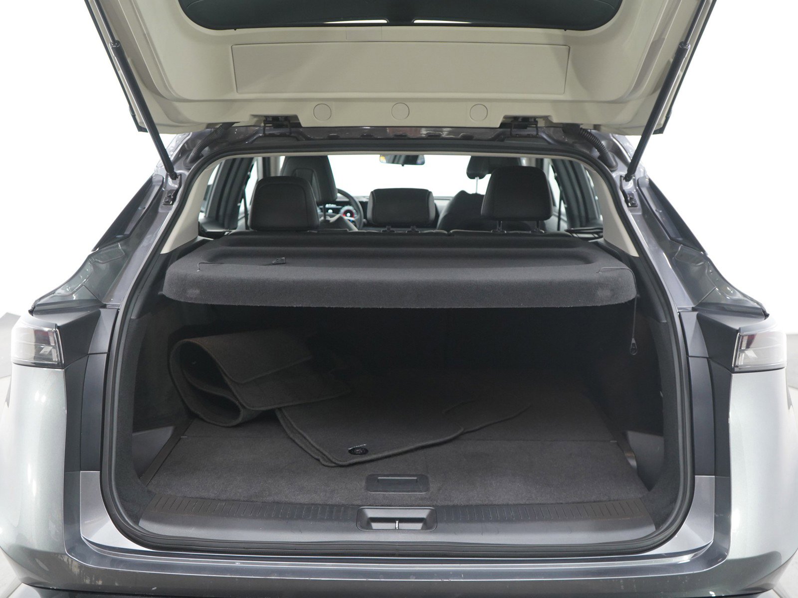 Used 2024 Nissan Ariya AWD image 15