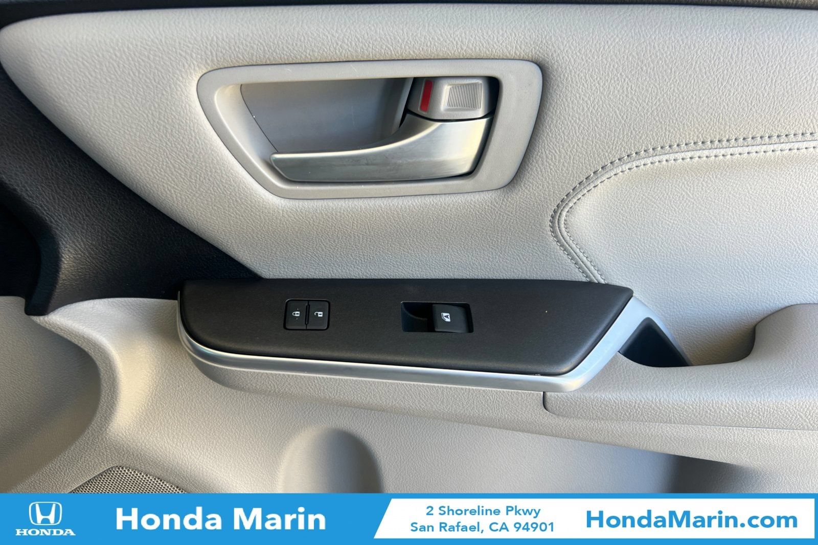 Used 2015 Toyota Camry XLE w/ Moonroof Package FWD image 21