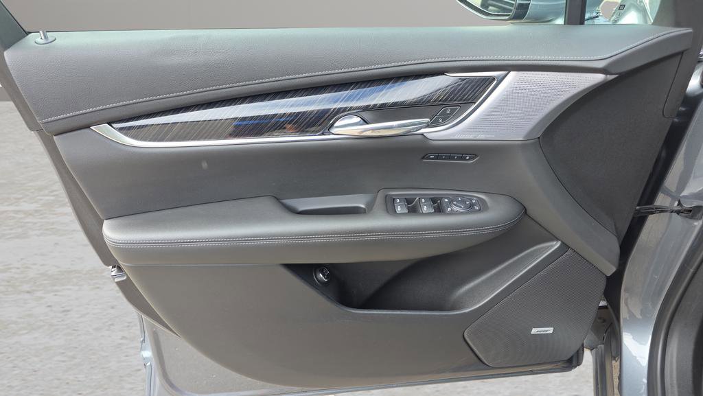 Used 2022 Cadillac XT6 Premium Luxury image 9