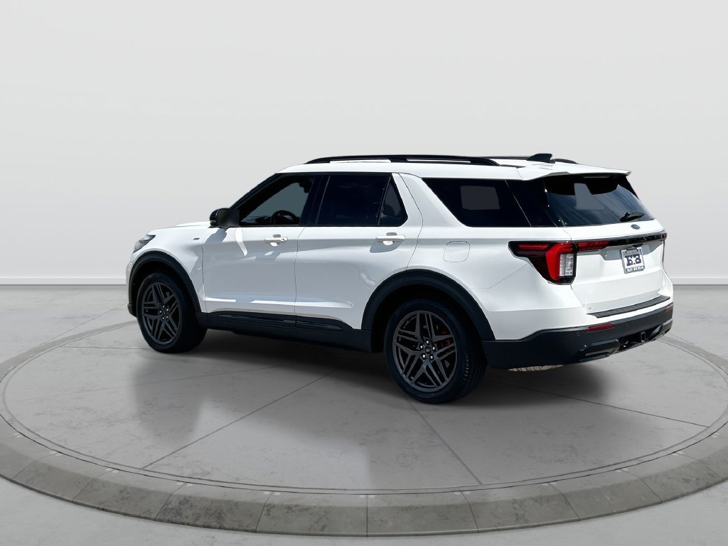 Used 2025 Ford Explorer ST-Line RWD image 6