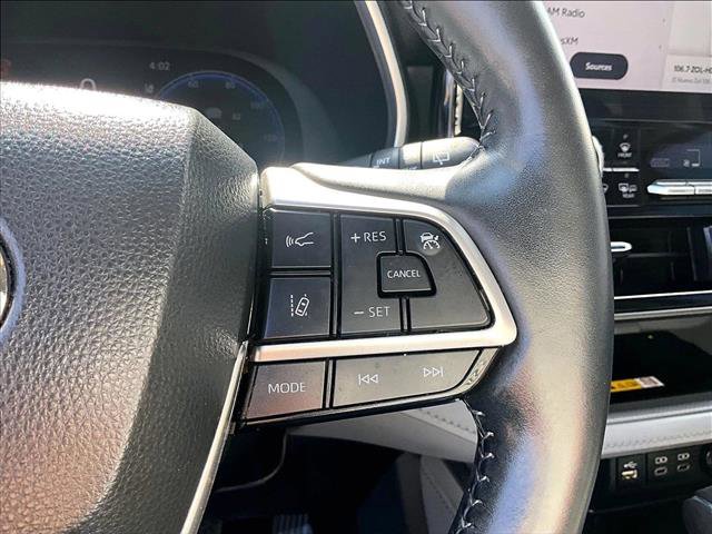 Used 2023 Toyota Highlander Limited image 18