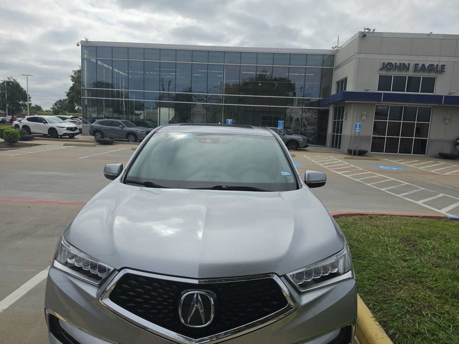 Used 2020 Acura MDX w/ Technology Package FWD image 2