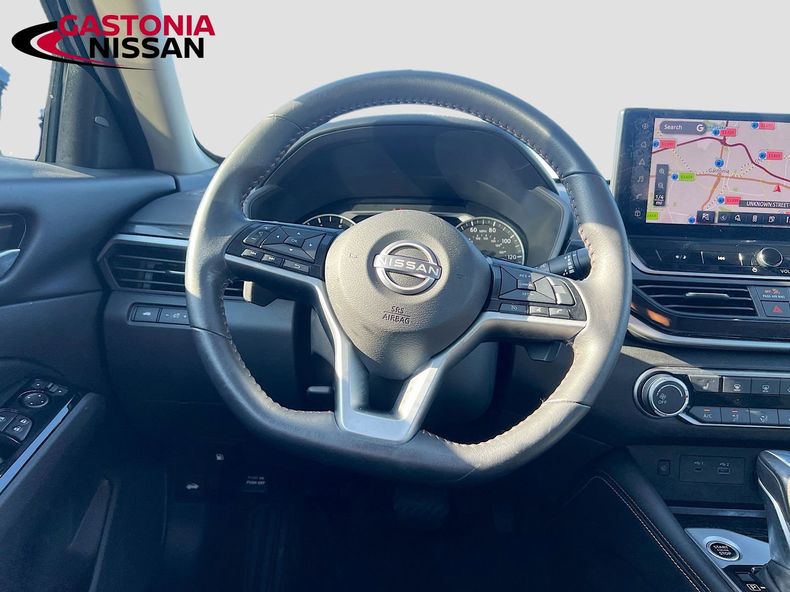 Used 2024 Nissan Altima 2.5 SR w/ SR Premium Package FWD image 31