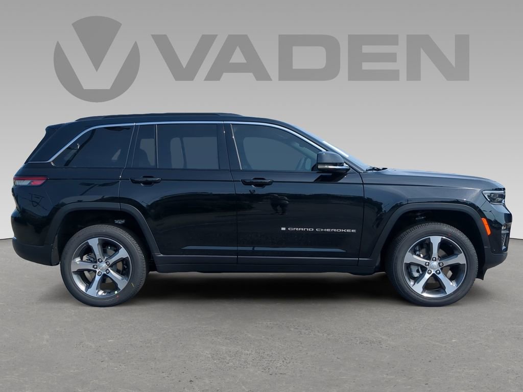 New 2025 Jeep Grand Cherokee Limited w/ Luxury Tech Group II image 2
