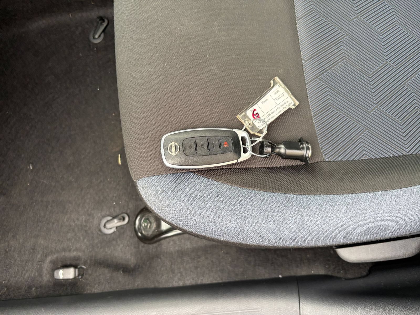 Used 2025 Nissan Versa SV FWD image 17