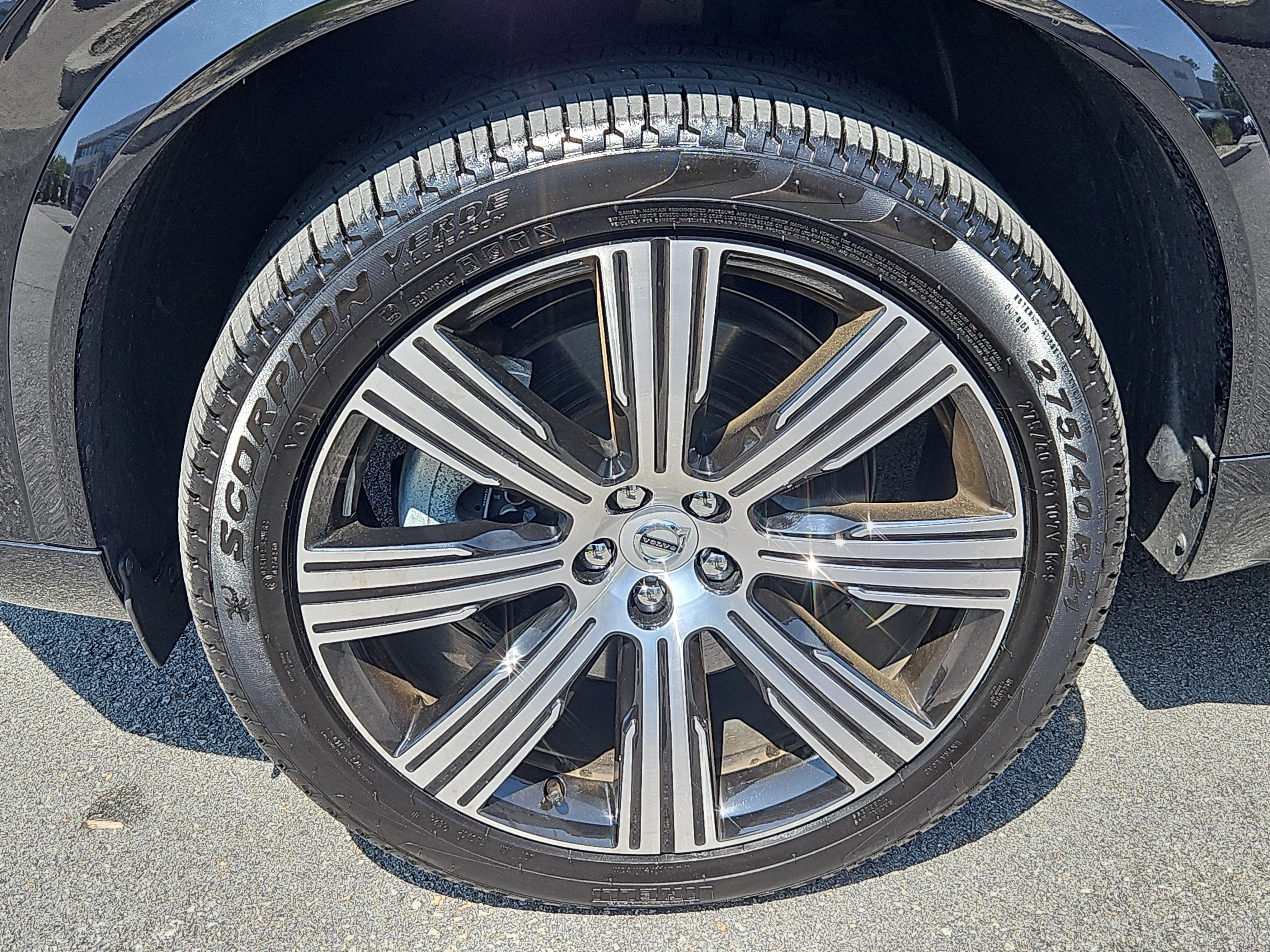 Certified 2025 Volvo XC90 T8 Plus w/ Protection Package image 4