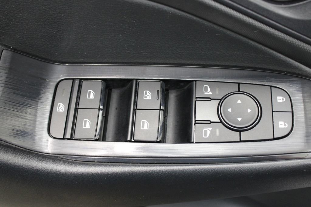 Used 2024 Nissan Rogue S image 17