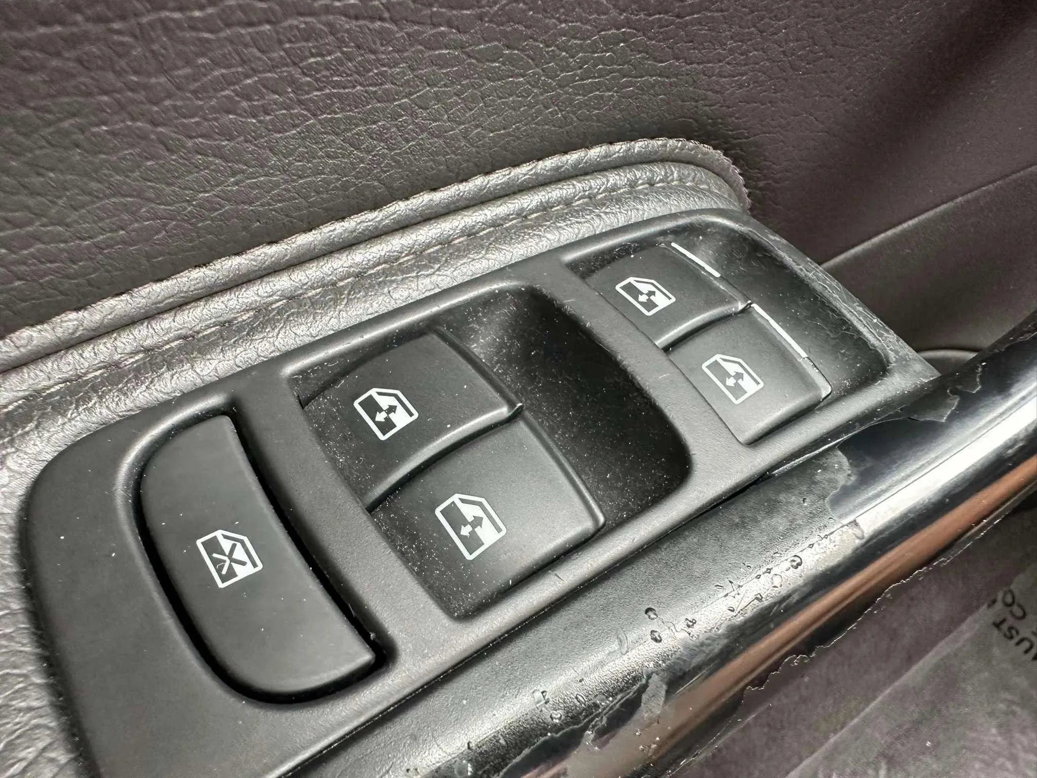 Used 2011 Saab 9-3 2.0T image 28