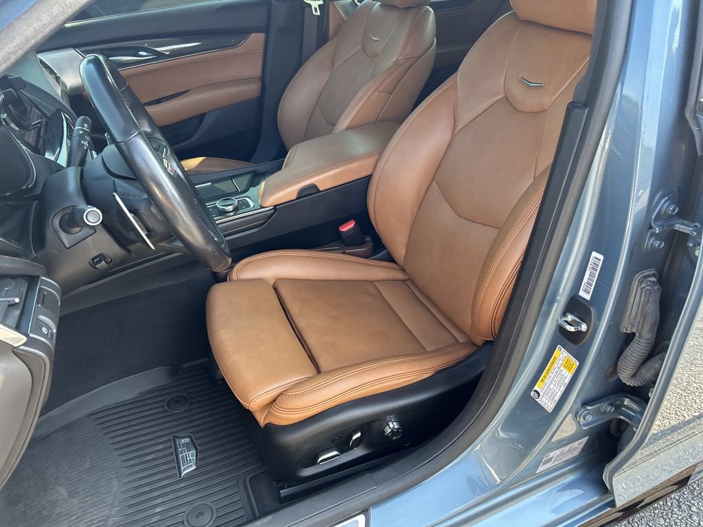 Used 2023 Cadillac CT5 V w/ Platinum Package RWD image 23