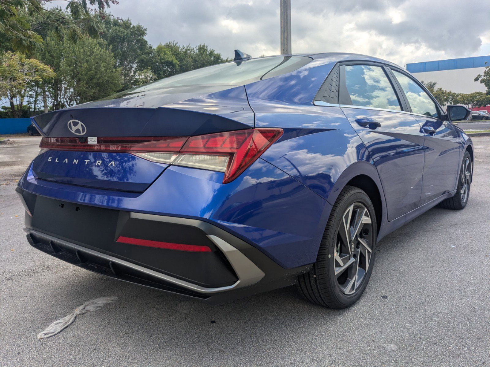 New 2025 Hyundai Elantra SEL image 5