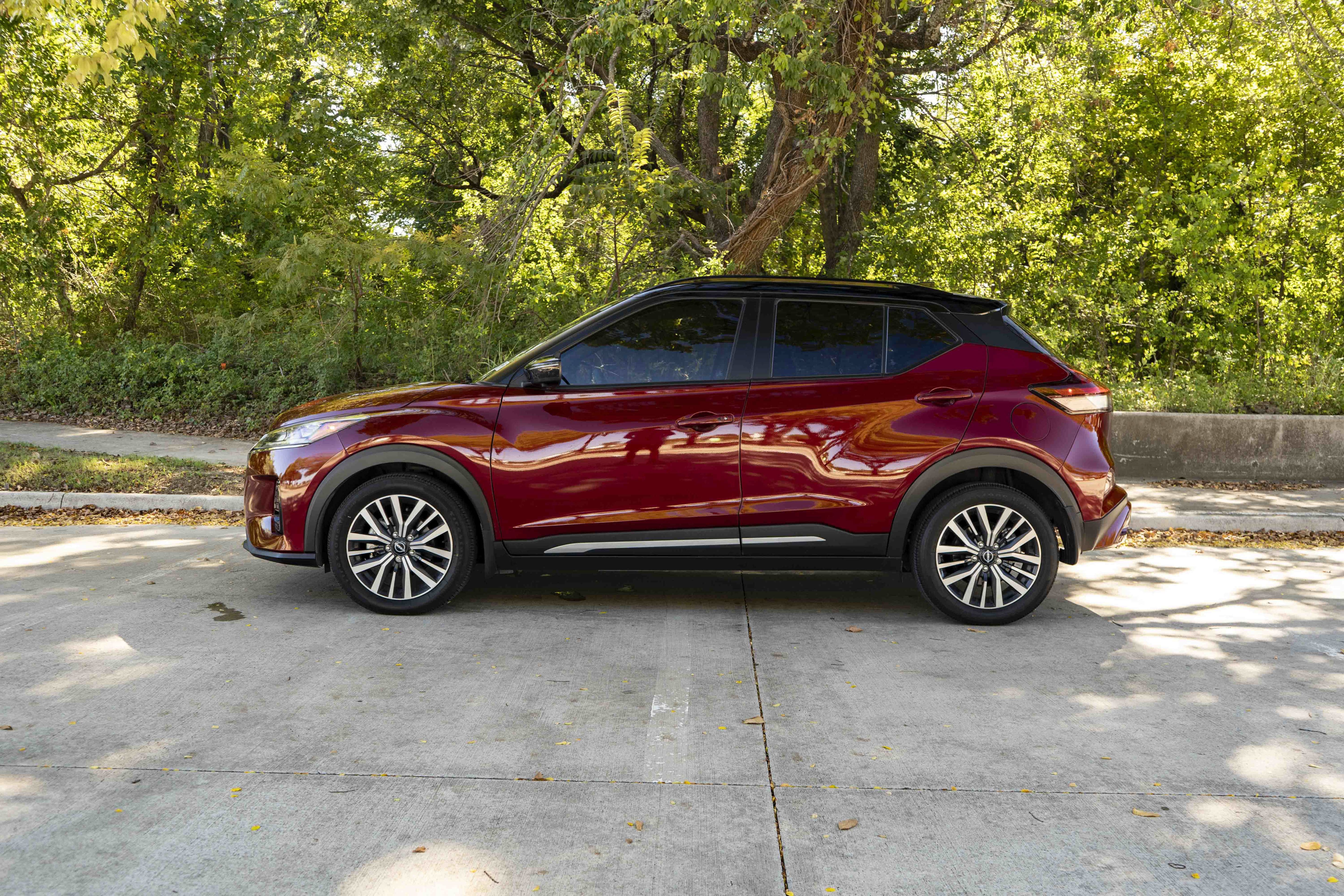 Used 2023 Nissan Kicks SR FWD image 6