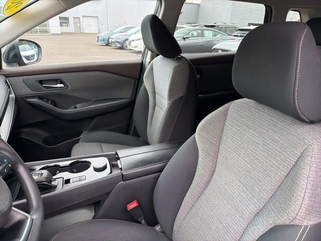 Used 2022 Nissan Rogue SV AWD/4WD image 12