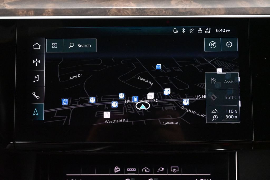Used 2022 Audi e-tron Premium AWD/4WD image 34