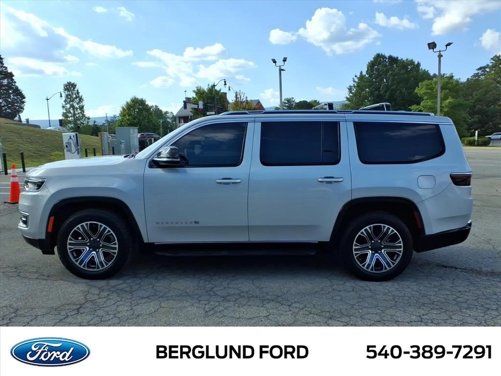 Used 2023 Jeep Wagoneer 4WD w/ Premium Group I image 8