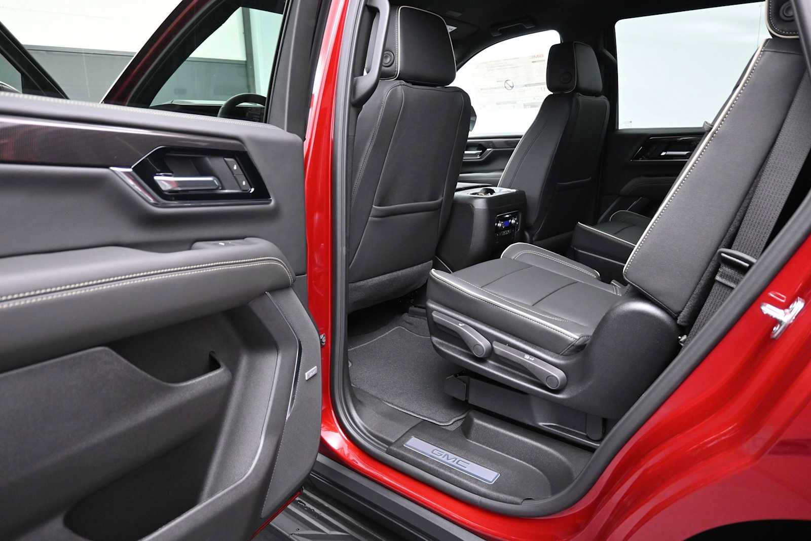 New 2026 GMC Yukon Elevation AWD/4WD image 13