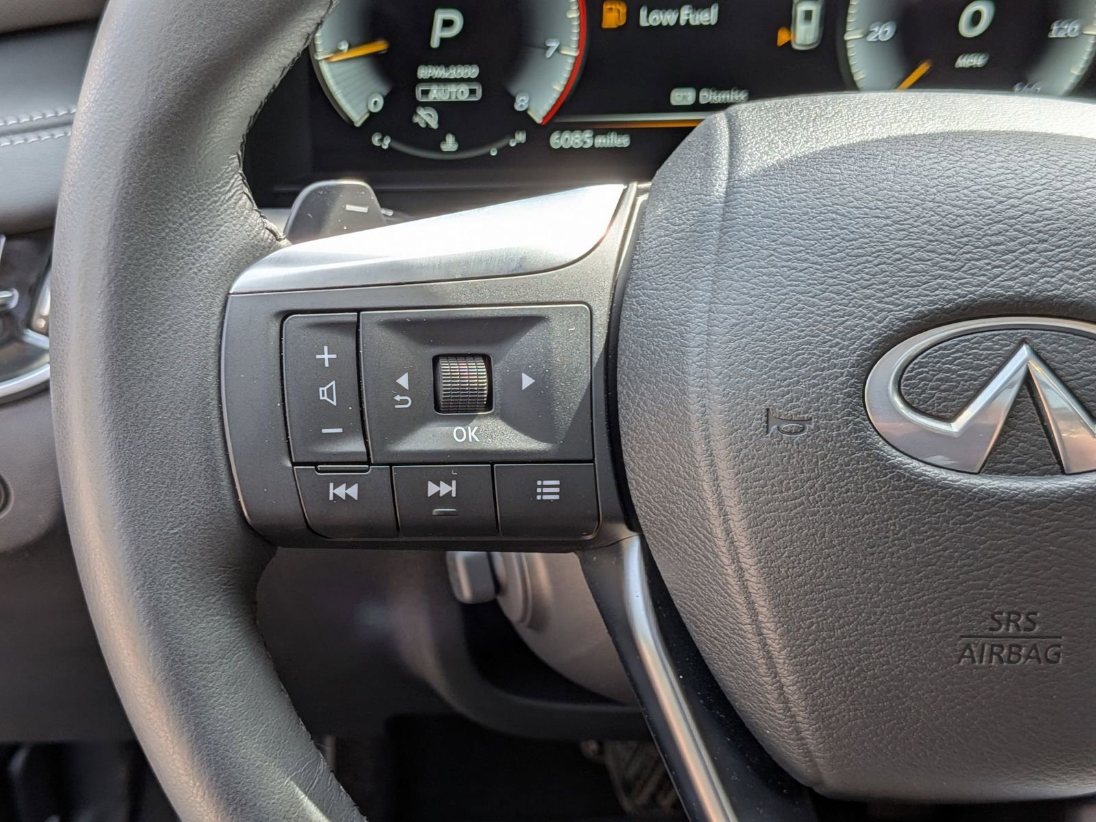 Used 2025 INFINITI QX60 Luxe AWD/4WD image 18
