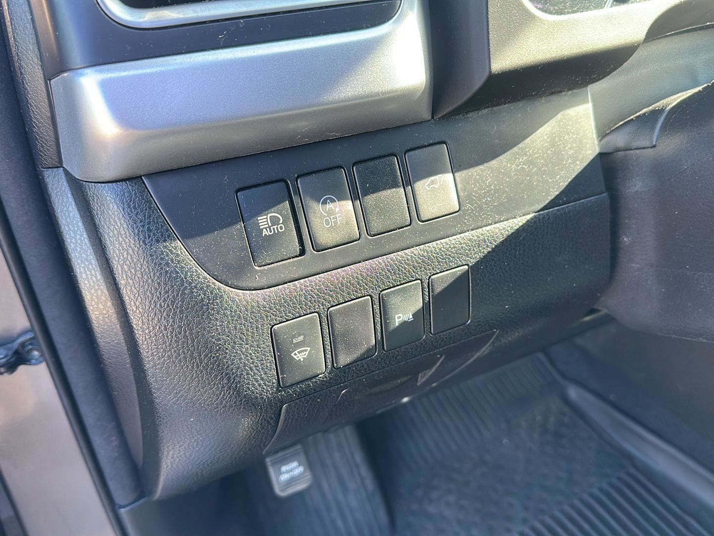 Used 2017 Toyota Highlander Limited AWD/4WD image 14
