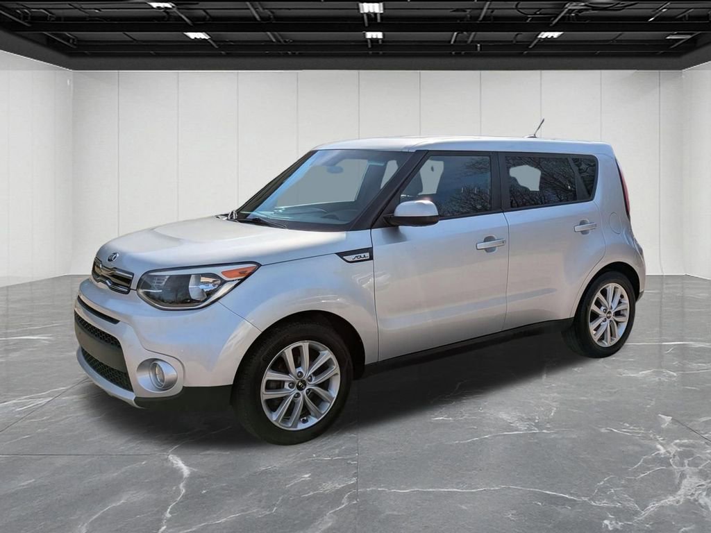 Used 2017 Kia Soul + image 1
