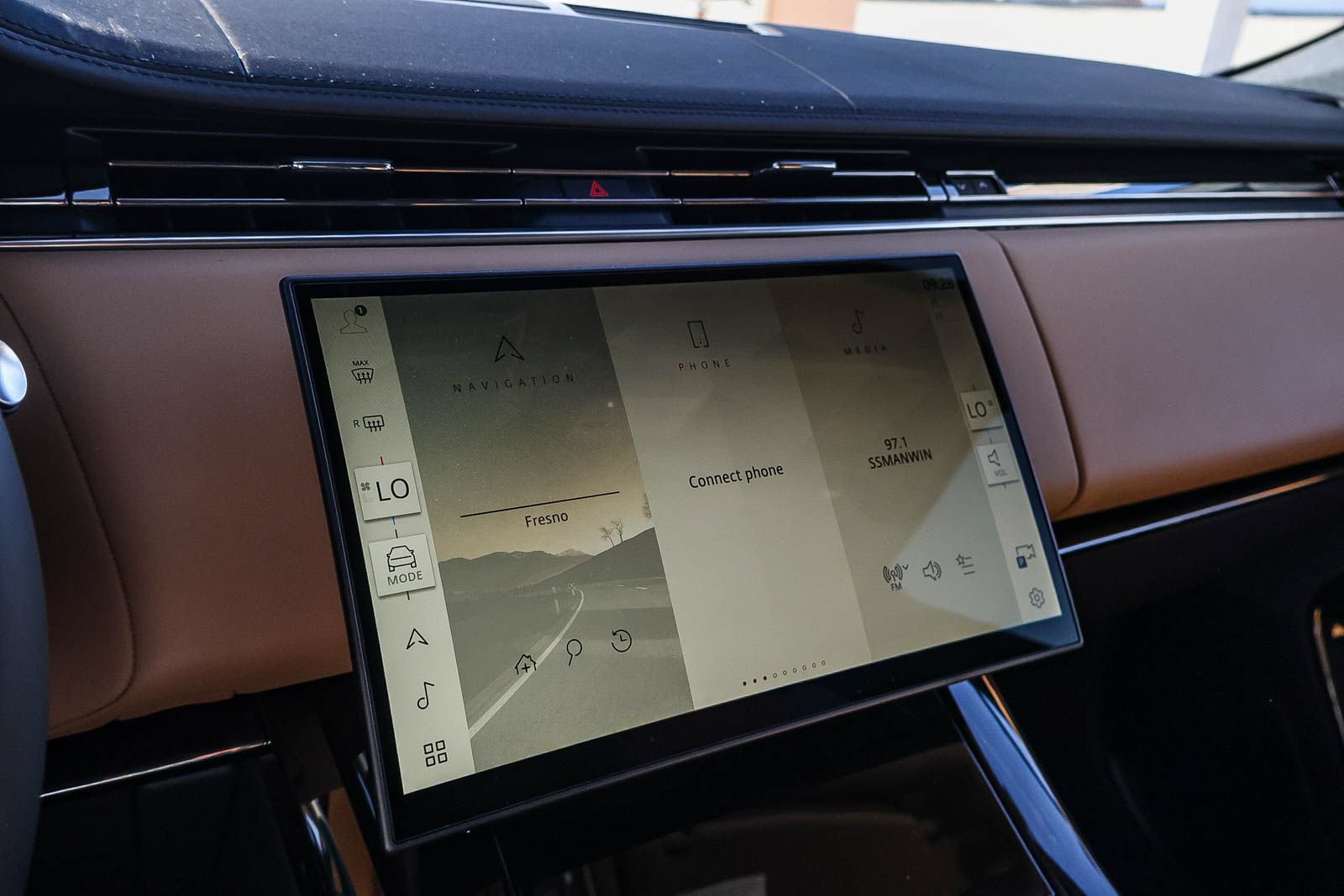 New 2025 Land Rover Range Rover Sport Dynamic SE AWD/4WD image 33