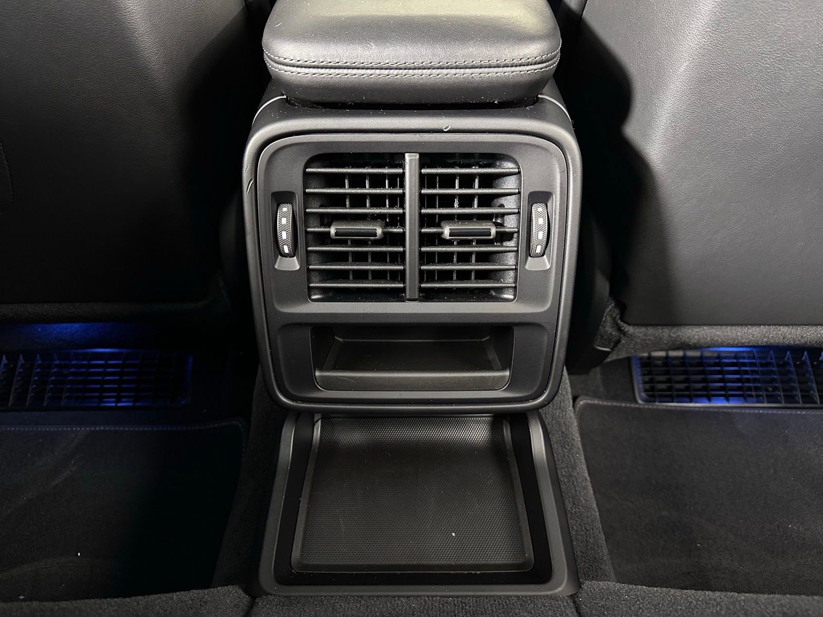 Used 2024 Porsche Taycan 4S w/ Premium Package image 29