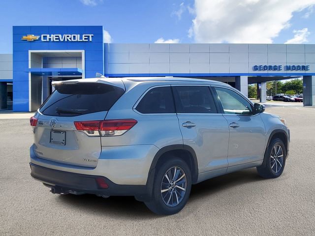 Used 2018 Toyota Highlander XLE image 4