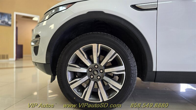 Used 2017 Land Rover Discovery Sport HSE Luxury AWD/4WD image 21