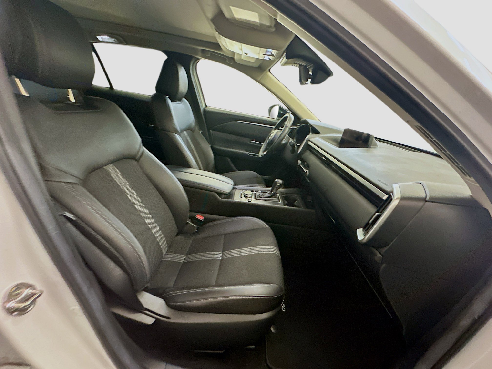 Used 2025 MAZDA CX-50 AWD 2.5 S w/ Premium Package image 34