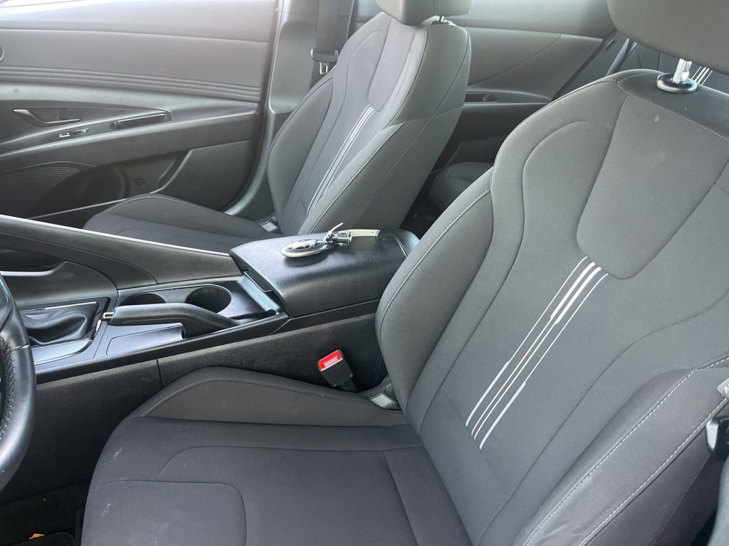 Used 2025 Hyundai Elantra Sport FWD image 8
