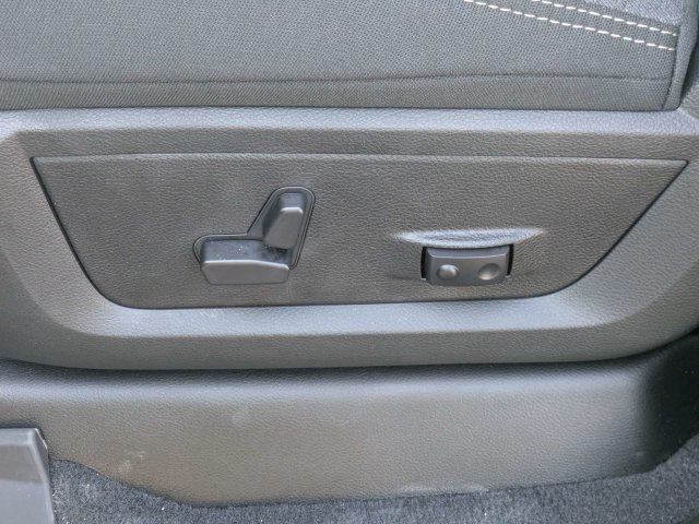 New 2026 RAM 3500 Big Horn AWD/4WD image 21