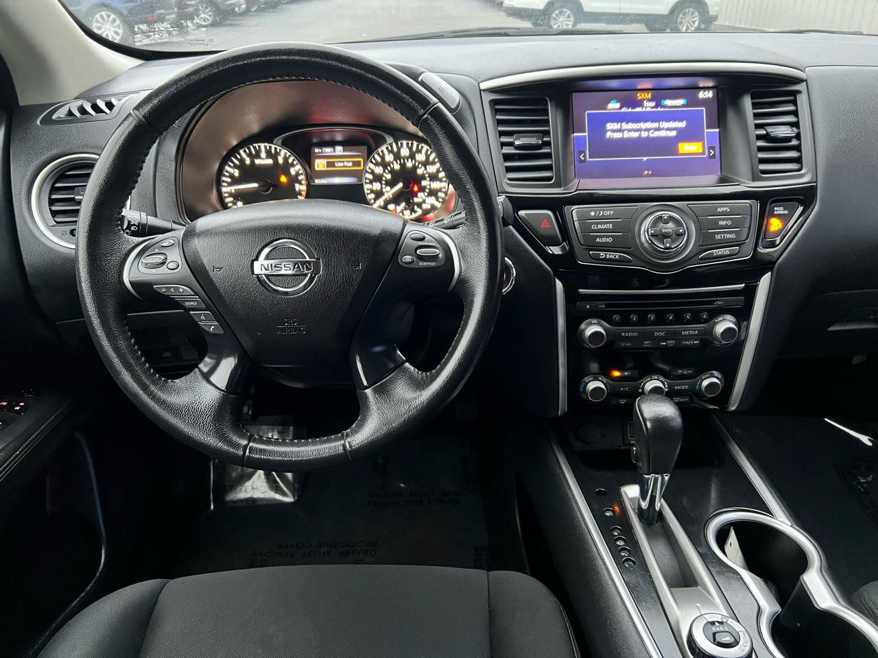 Used 2018 Nissan Pathfinder SV AWD/4WD image 18
