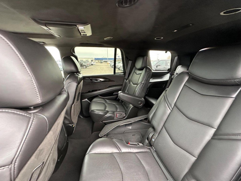 Used 2020 Cadillac Escalade Platinum image 14