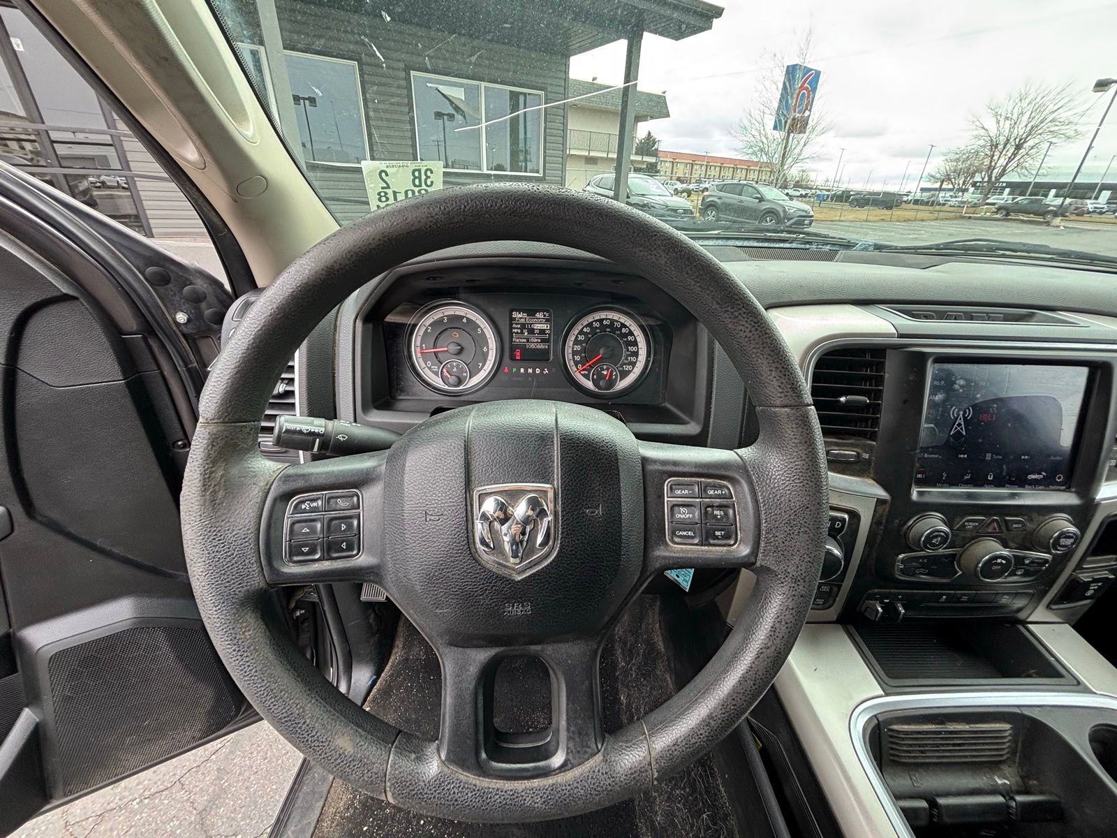 Used 2018 RAM 1500 Classic SLT image 9