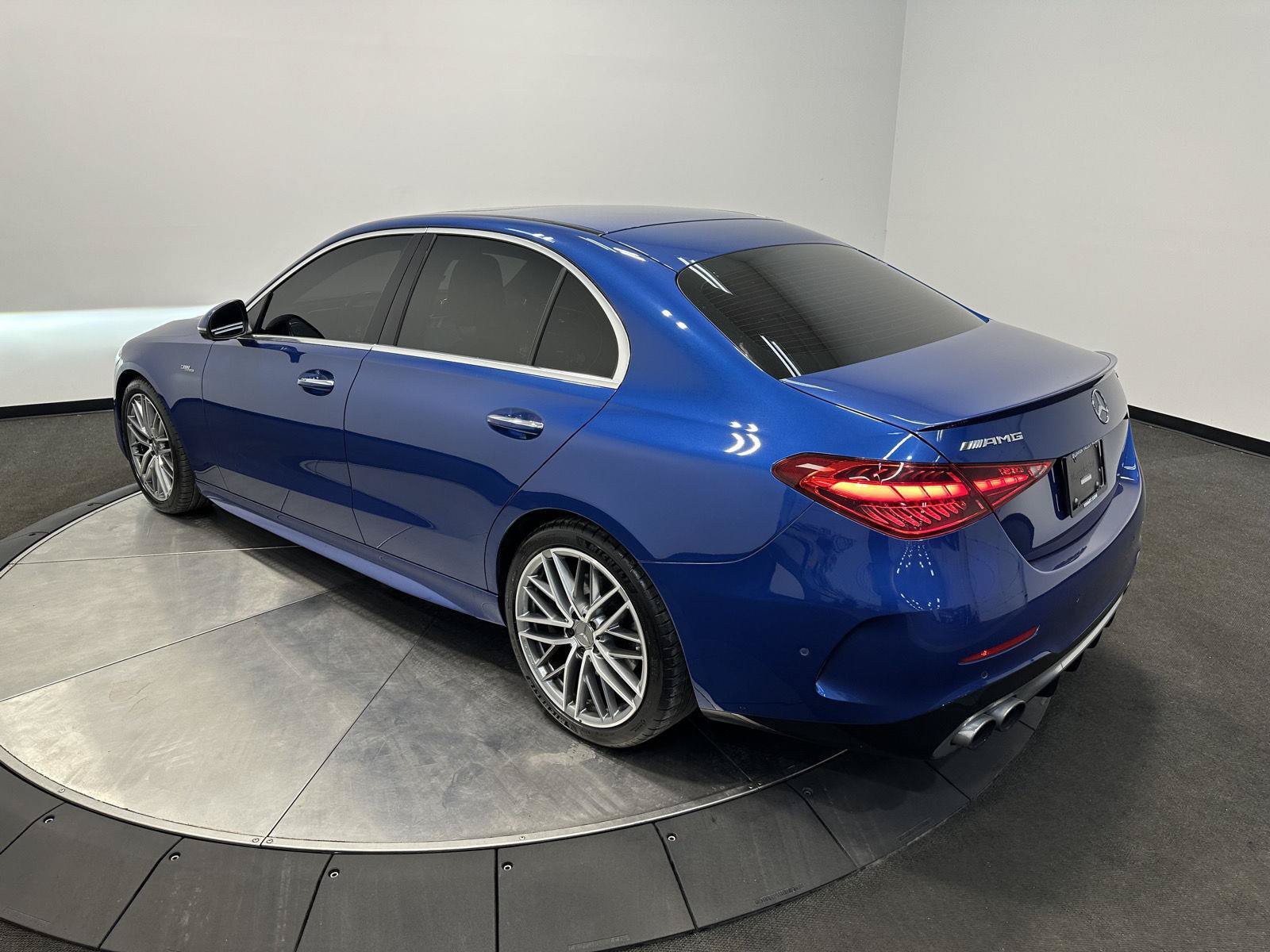 Used 2023 Mercedes-Benz C 43 AMG 4MATIC Sedan image 5