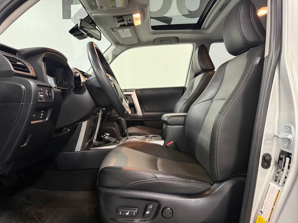 Used 2020 Toyota 4Runner SR5 Premium w/ Moonroof Package AWD/4WD image 9