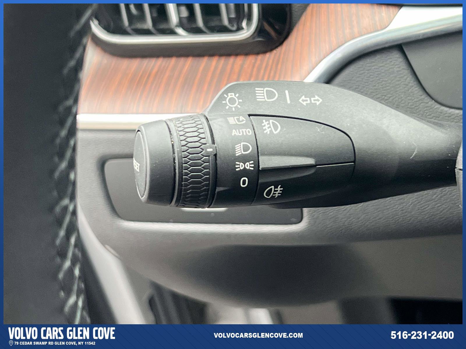 Certified 2023 Volvo XC60 B5 Plus w/ Climate Package image 23